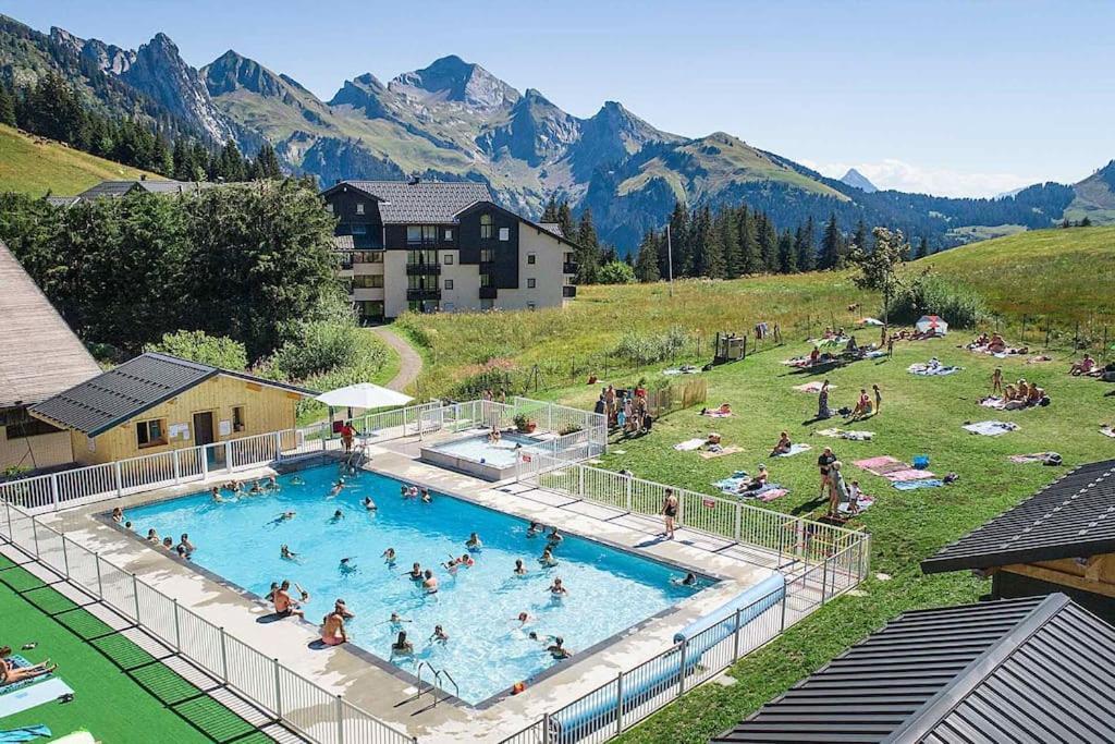 Appartement La Clusaz Avec Terrasse Sur Les Pistes De Ski Маніґо Екстер'єр фото