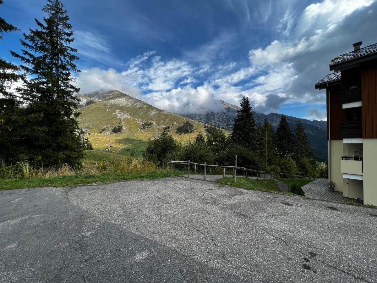 Appartement La Clusaz Avec Terrasse Sur Les Pistes De Ski Маніґо Екстер'єр фото